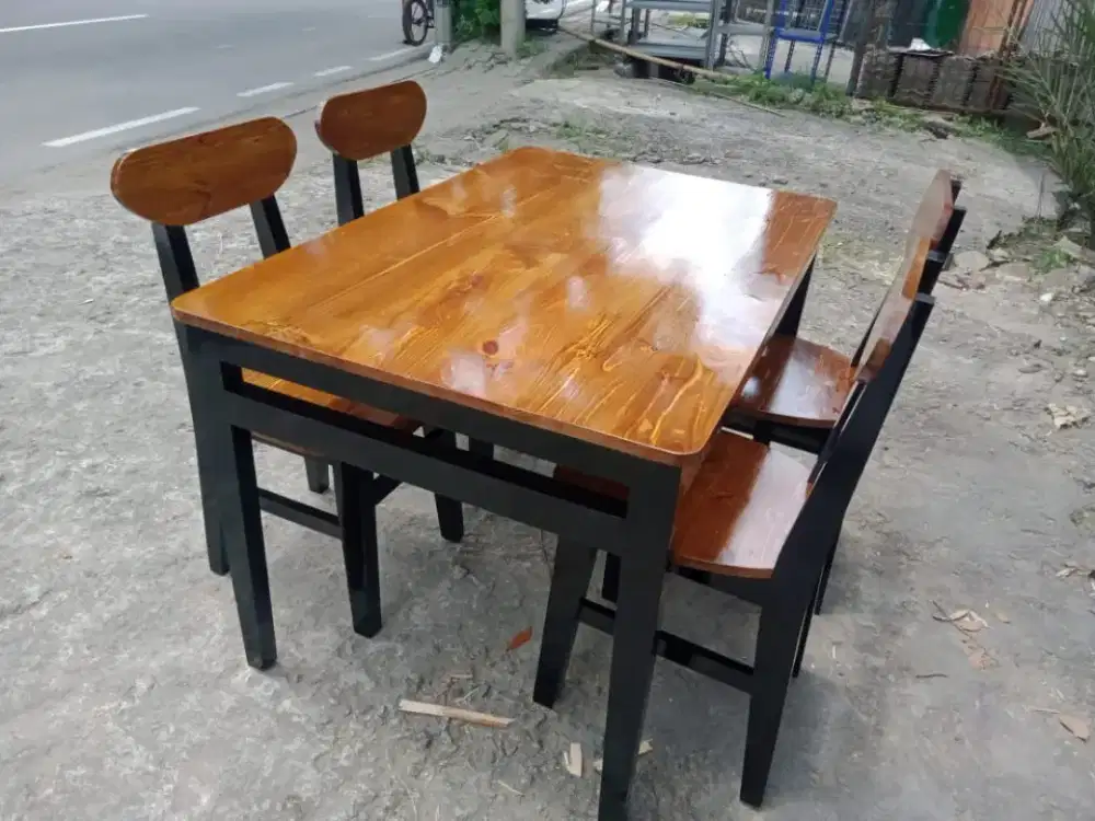 Meja makan resto/cafe