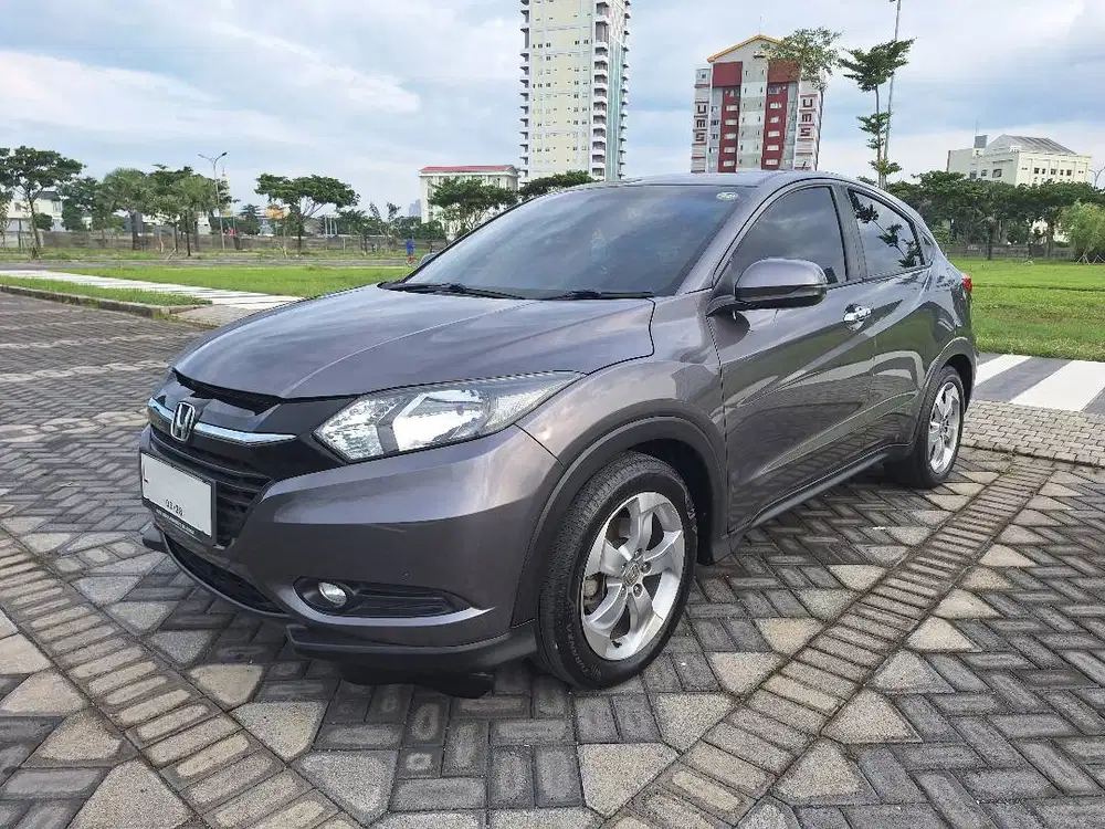 HONDA HRV Grey Metallic E-CVT 2018
