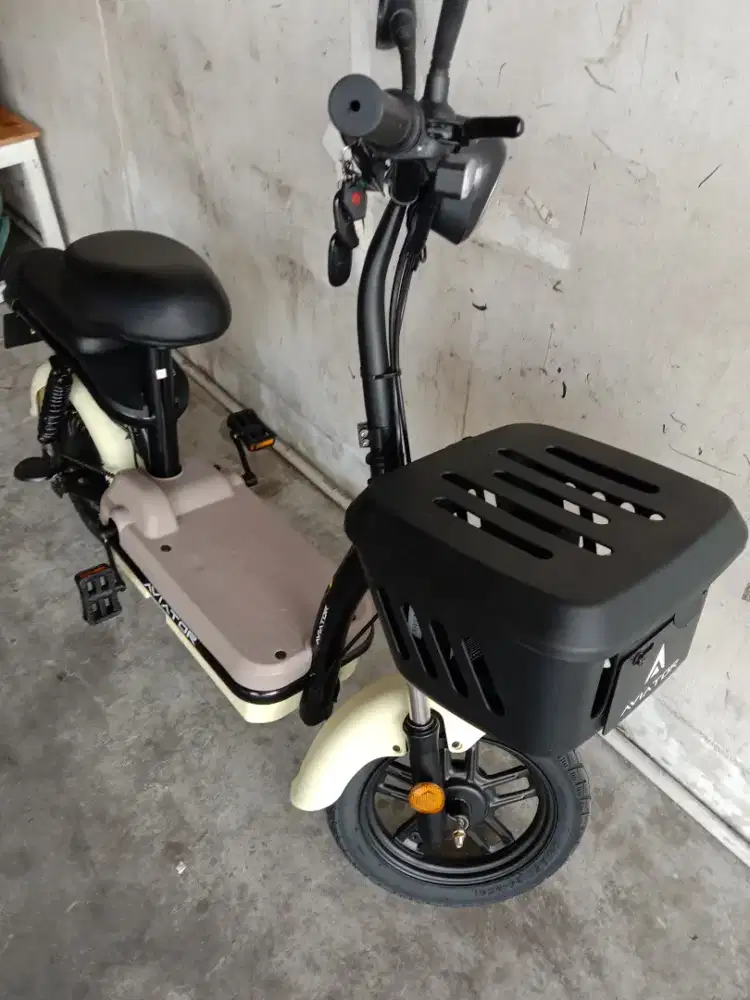 Sepeda listrik aviator