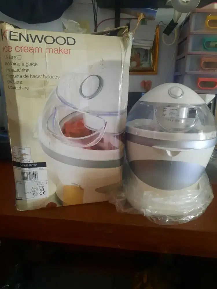 Ice cream maker