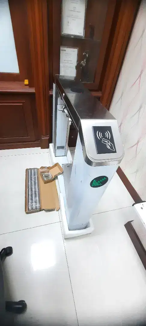 Tripod turnatile