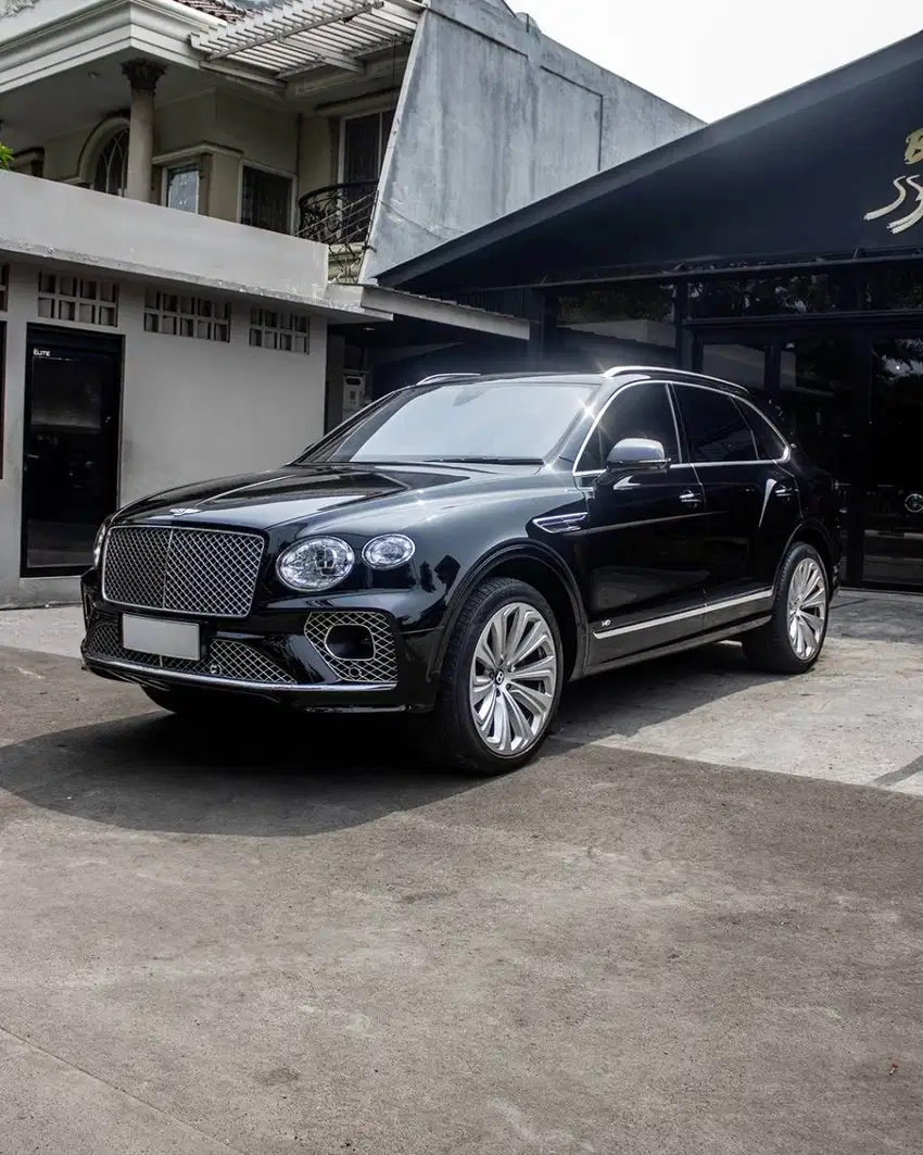 2021 Bentley Bentayga V8 Beluga Black