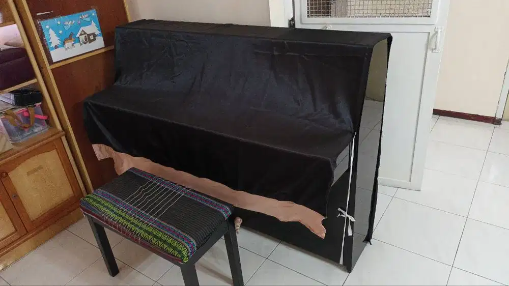 Piano Yamaha JU109PE