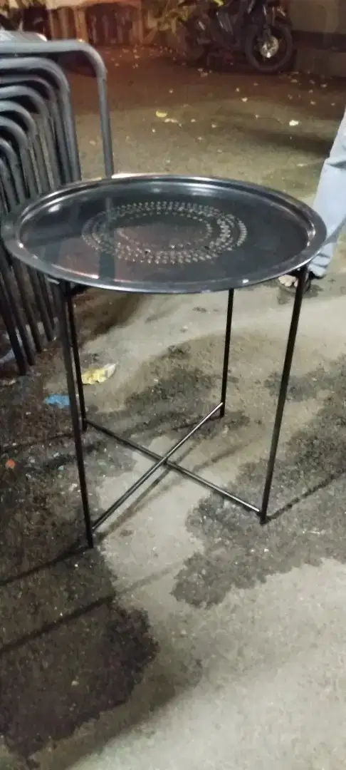 Meja lipat bulat