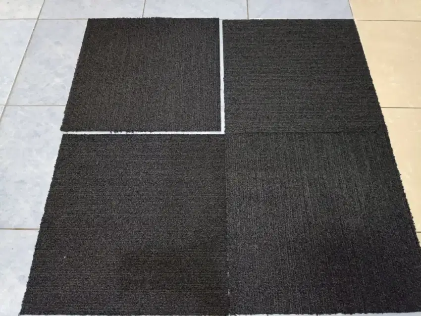 Karpet tile bekas kondisi premium