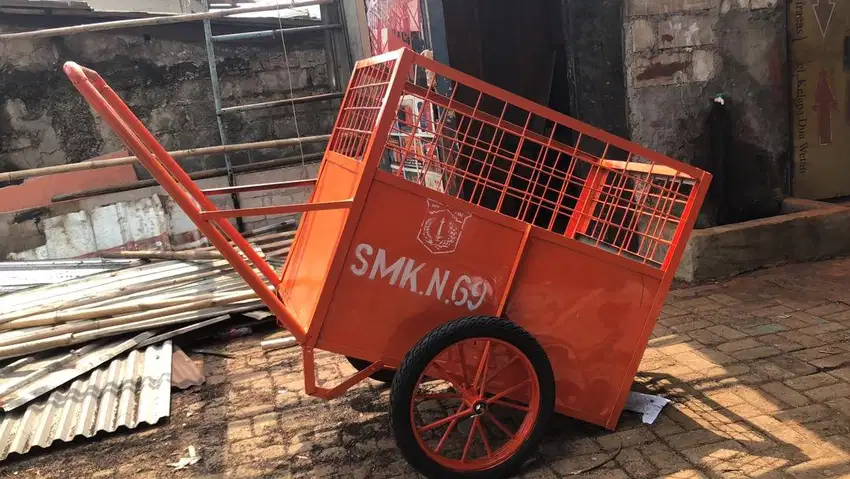 Gerobak sampah sudah berikut kirim .