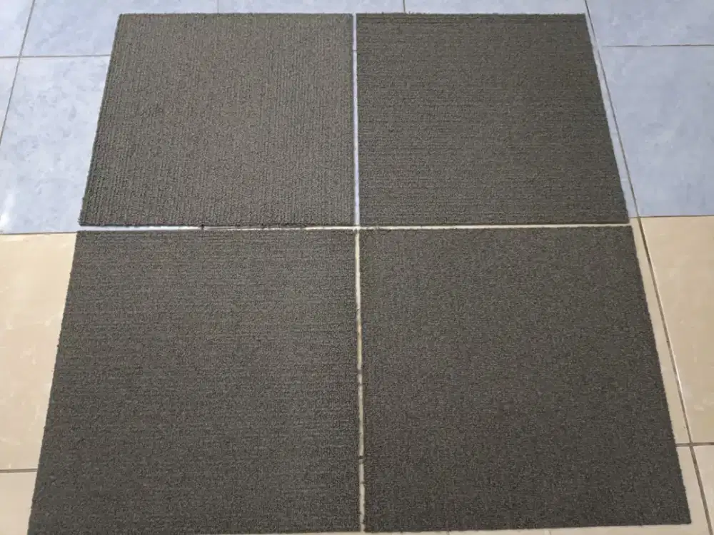 Karpet tile bekas berkwalitas premium