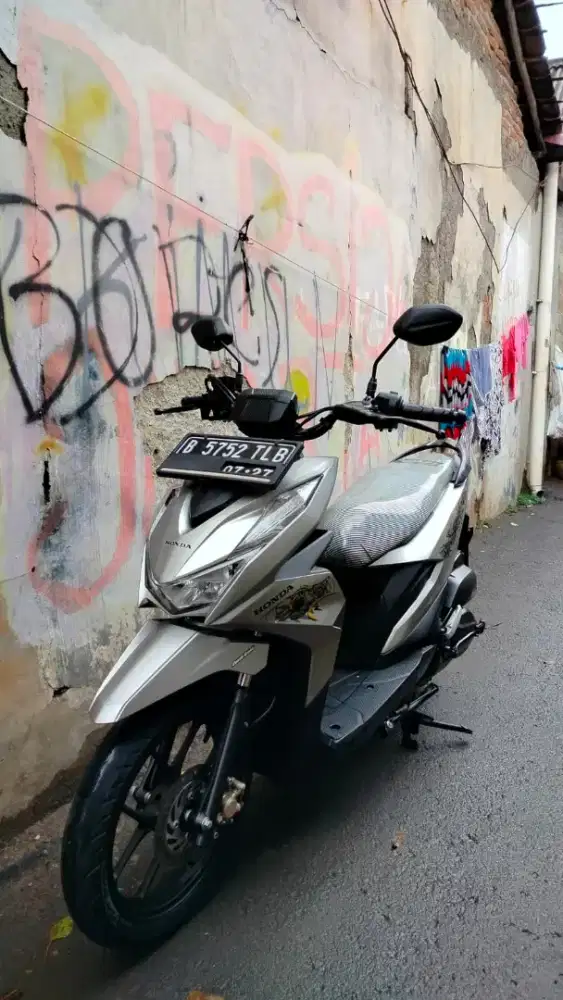 Bissmillah dijual motor Honda beat street 2022