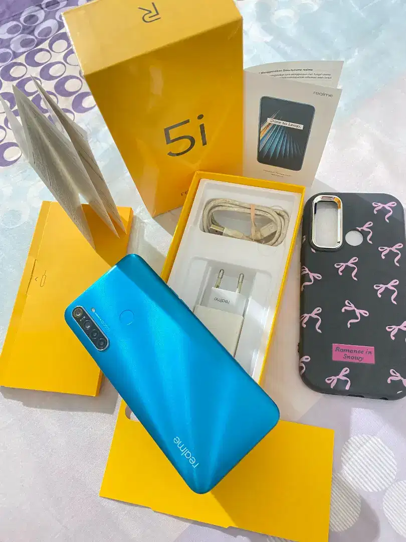 HP Realme 5i like new 4 / 64 GB FULLSET pemakaian pribadi cewek