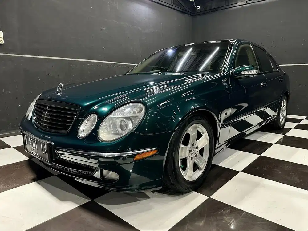 Mercedes Benz E240 W211 Avantgarde Panoramic Rare Item A/T 2003
