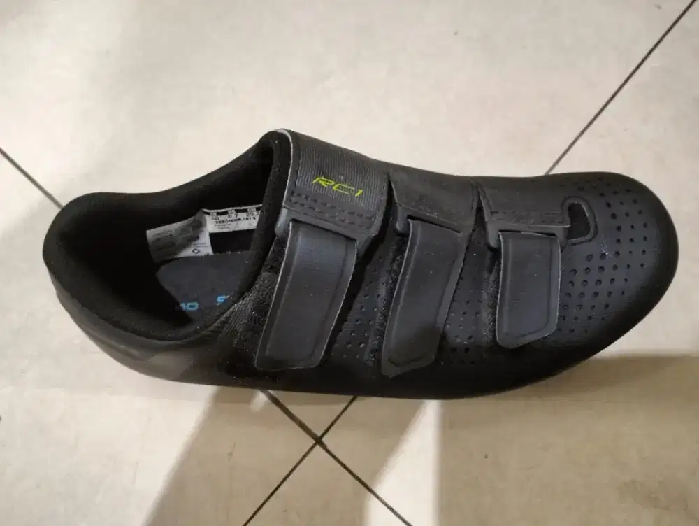 SEPATU SEPEDA ROADBIKE CLEAT SHIMANO RC 1, HITAM SIZE 40