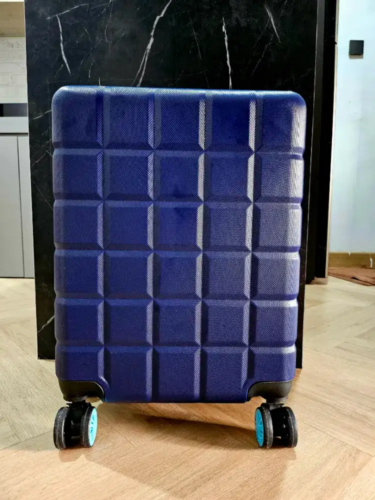 Koper hard case 20 inch roda putar 360 Hongkong