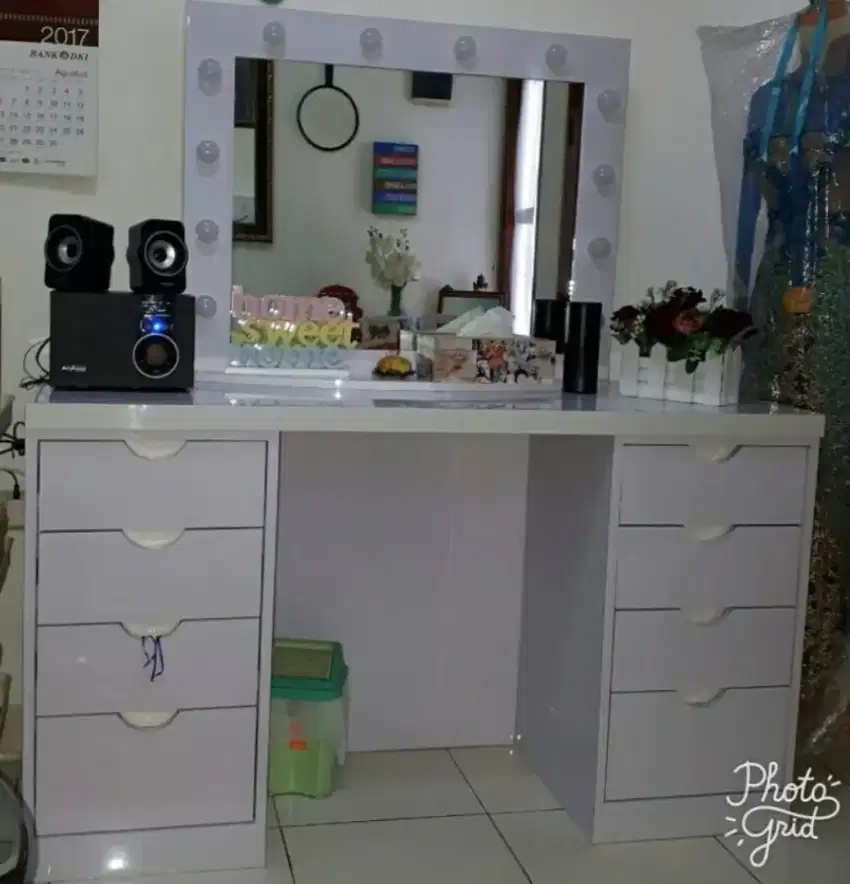 MEJA RIAS LAMPU