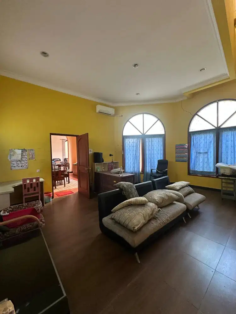 Dijual Murah Rumah Mewah Hitung Tanah Pakuwon City Riviera Surabaya