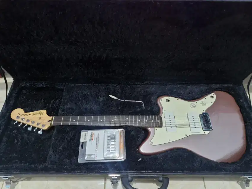 Squier Jazzmaster Burgundy Mist upgrade Graphtech