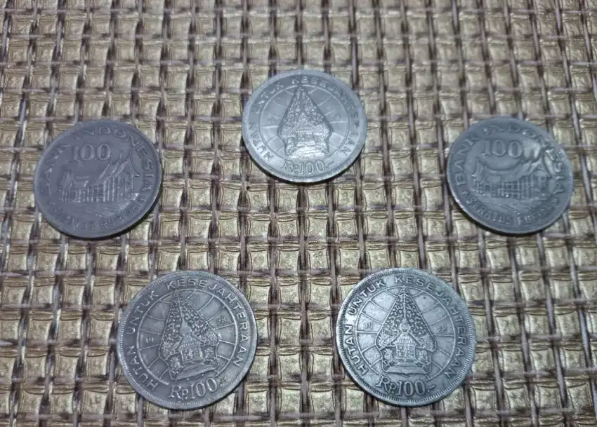 Uang koin Rp.100 tahun 1971