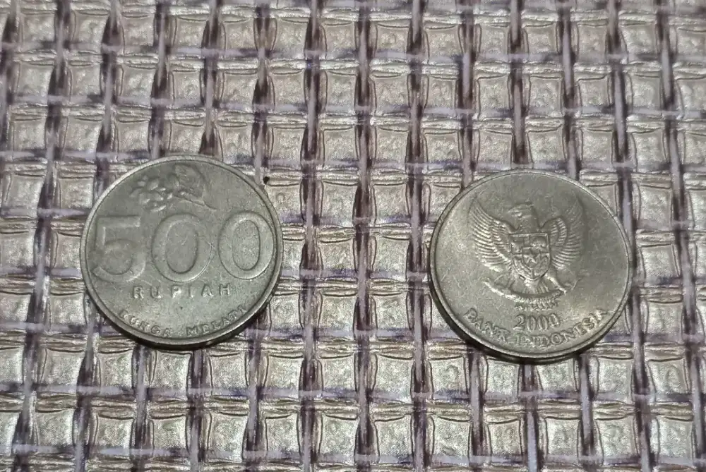Uang koin Rp500 bunga melati thn 2000