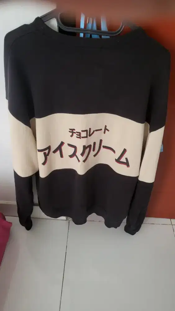 Sweater pria Japan teks