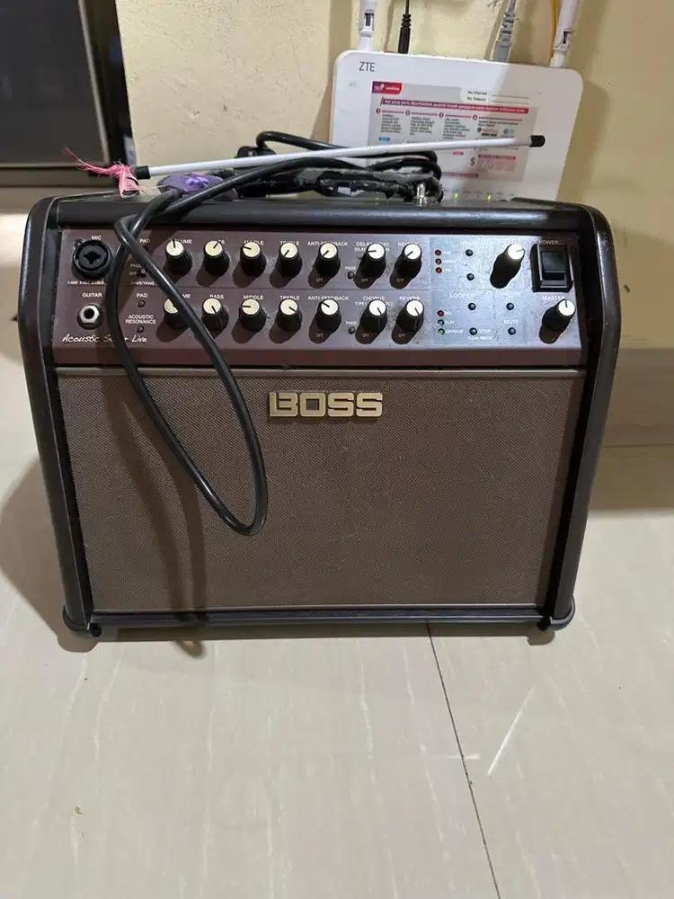 amplifier boss akustik