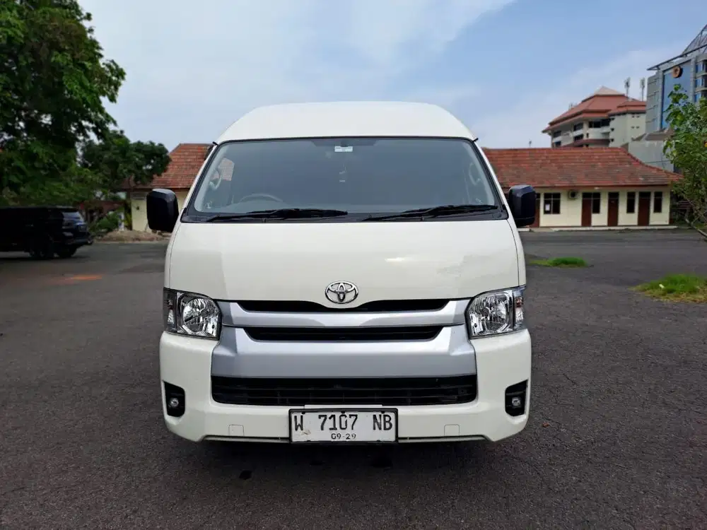 Toyota hiace commuter manual 2024