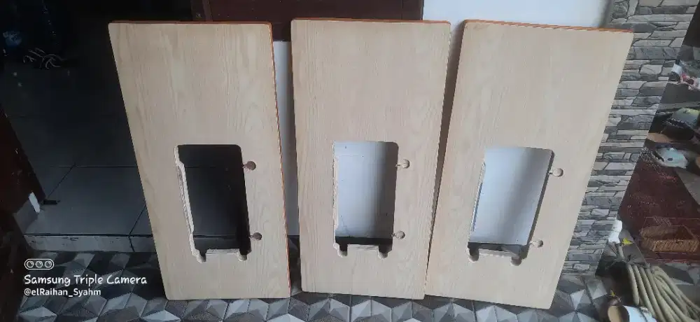 Meja mesin jahit klasik tradisional