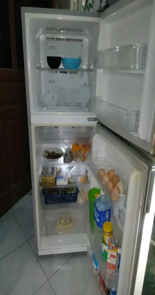 Perbaikan dan jual beli kulkas