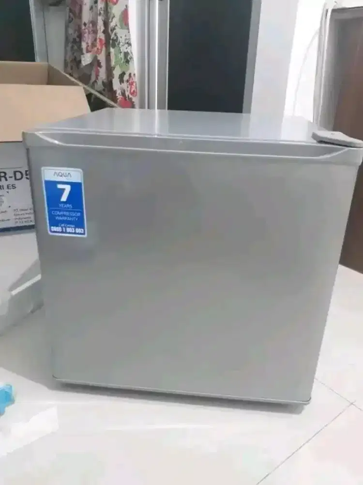 Jual beli dan perbaikan kulkas mini