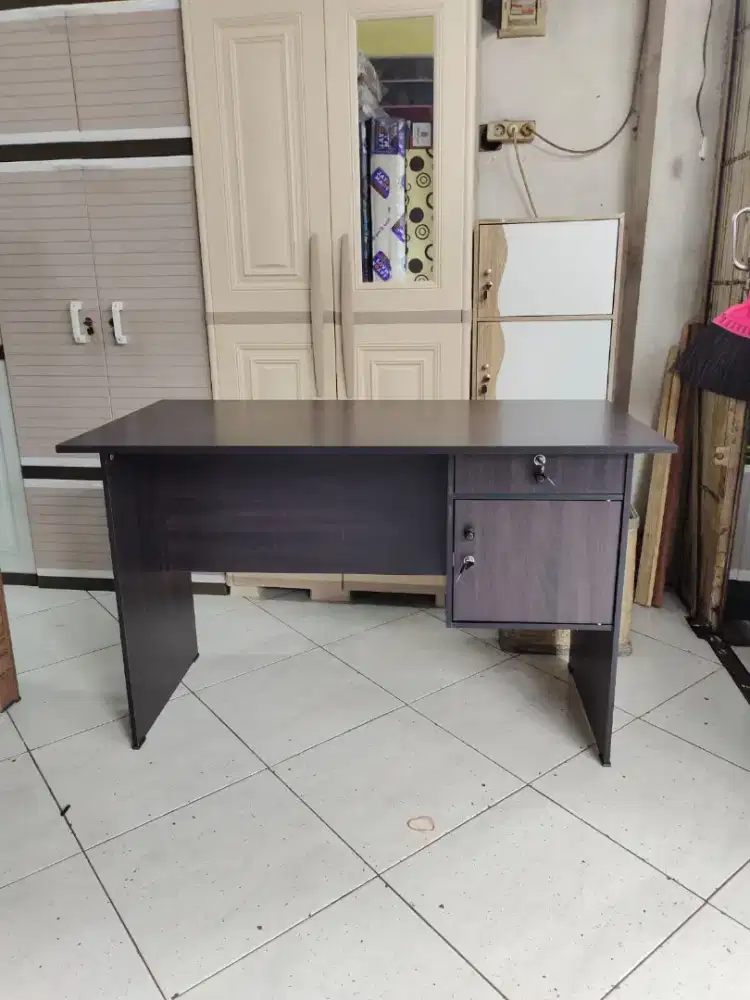 Meja tulis kantor termurah terlaris bisa kirim COD