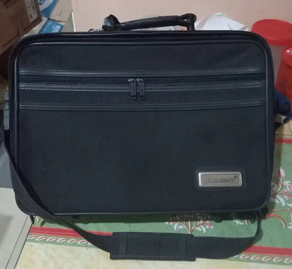 Tas kantor pria EMINENT