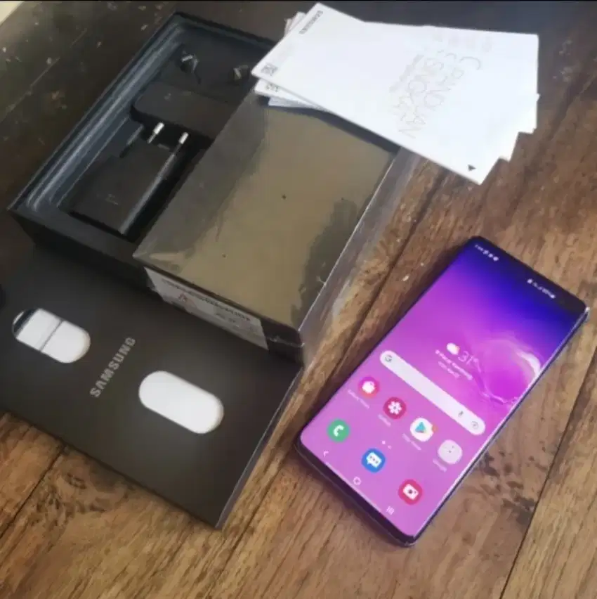 Samsung S10+ 12/1000 GB Perfect 99% Tidak Dipakai Galaxy S10 Plus 1TB