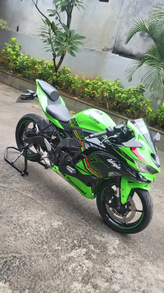 DIJUAL Kawasaki ZX25R ABS, tipe tertinggi, tahun 2023