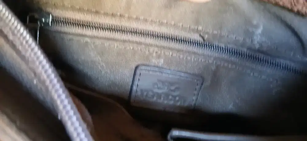 Tas selempang kulit asli