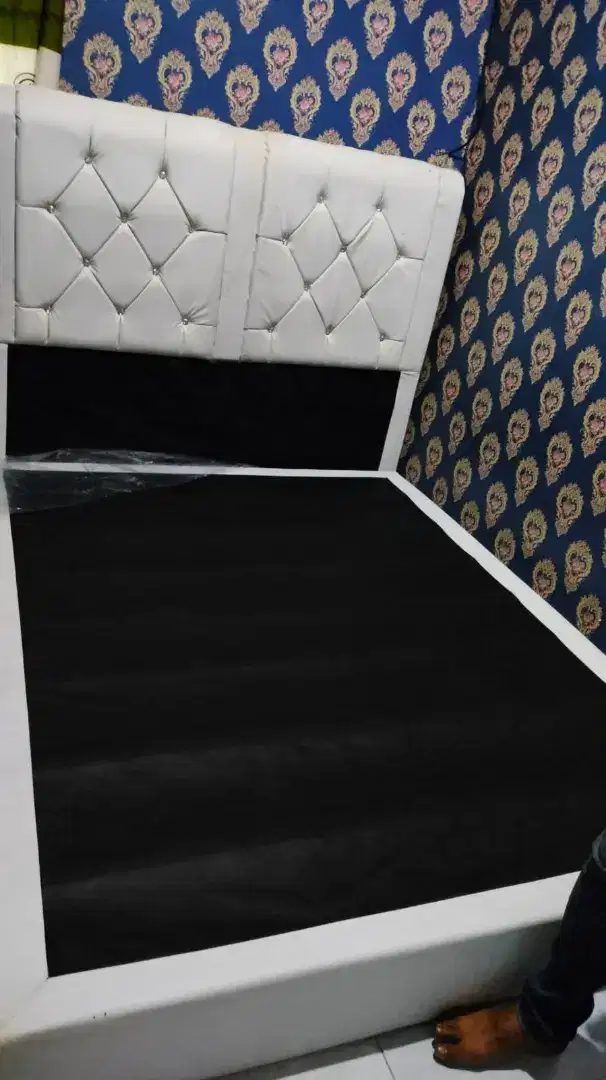 dipan kasur kayu