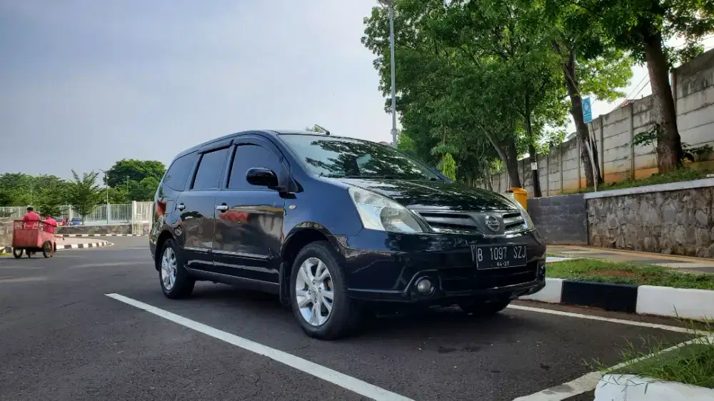 Livina Xv AT'2012 bagus muulus