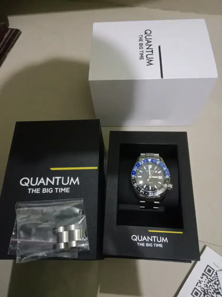 Jam tangan pria Quantum