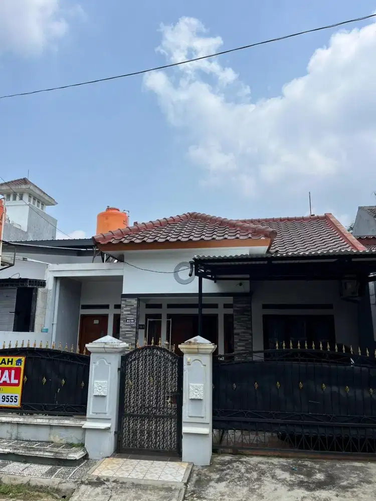 Dijual rumah strategis dekat dengan pintu Tol