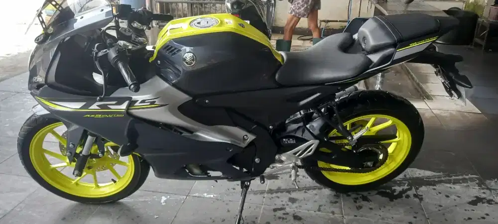 Dijual barang istimewa No minus KM rendah, masih seperti baru