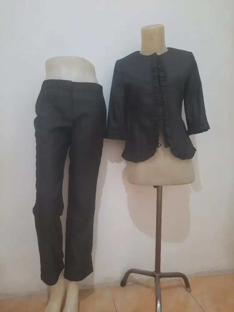 Dijual blazer dan celana,size S baru 2x pemakaian