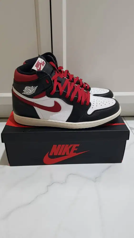 Air Jordan 1 Retro High Gym Red