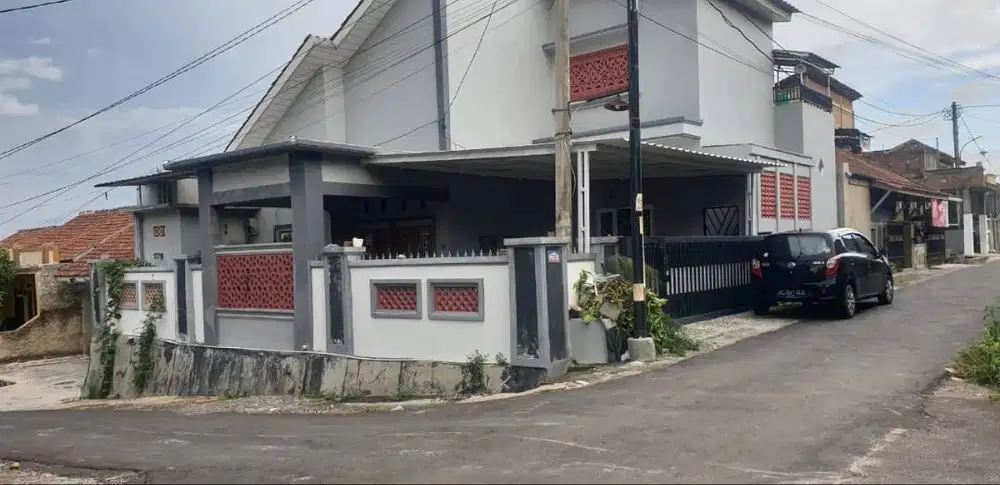 RUMAH HOOK 50M DARI JALUR 2 BUKIT KEMILING PERMAI