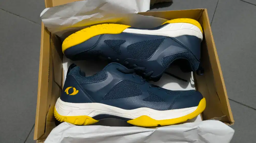 Sepatu Badminton Astec Jazz ukuran 43 Baru