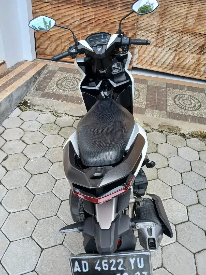 Vario CBS ISS 125cc 2022 putih istimewa