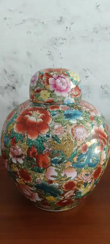 Di jual guci family rose