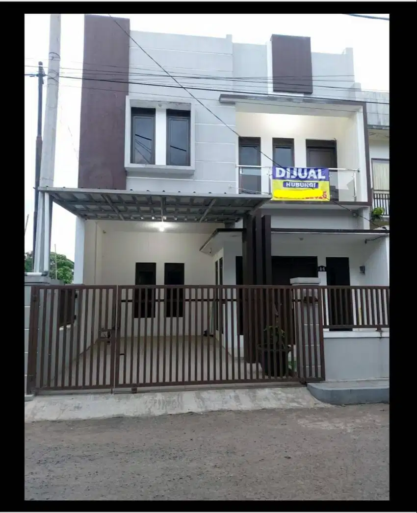 Dijual rumah murah 2 lantai, strategis ditengah kota