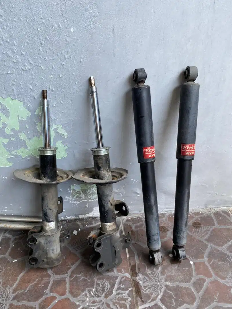 Shock depan dan belakang all new Avanza 2015