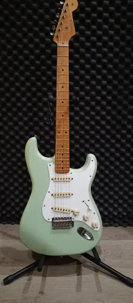 Gitar listrik fender MIM classic 50 kondisi kinyis-kinyis