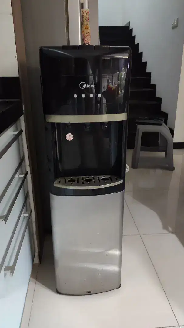 Dijual Dispenser Galon Bawah Midea YL 1135AS (model pakai compressor)