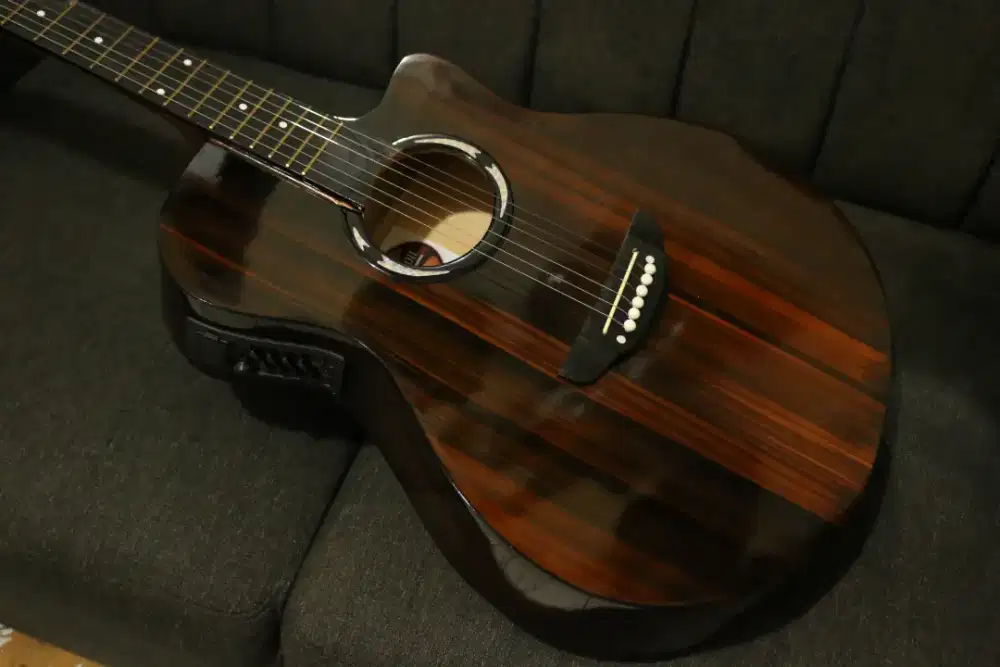 Gitar akustik elektrik Yamaha tanem besi baru siap antar cod