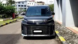 km28rb toyota voxy cvt tss 2022 hitam pajak panjang cash kredit bisa