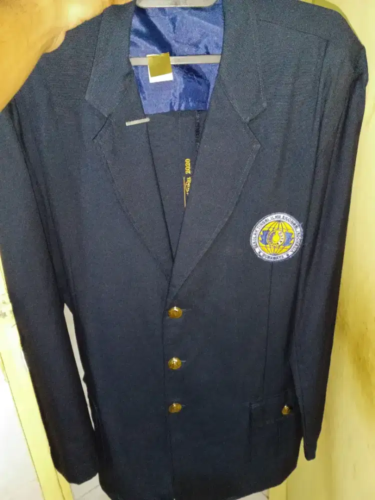 Harga pas / Jas kampus Stiesia 3XL